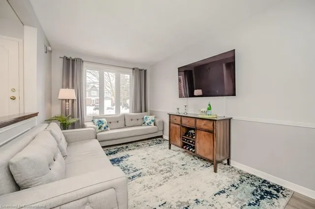 Additional image 4 of 139 Fanshawe Dr