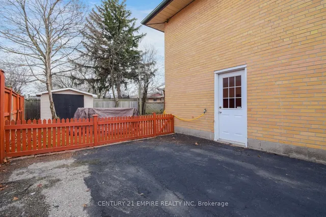 Additional image 32 of 29 Flowertown Ave Brampton Ave