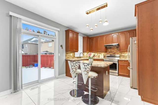 Additional image 14 of 74 Skyvalley Dr