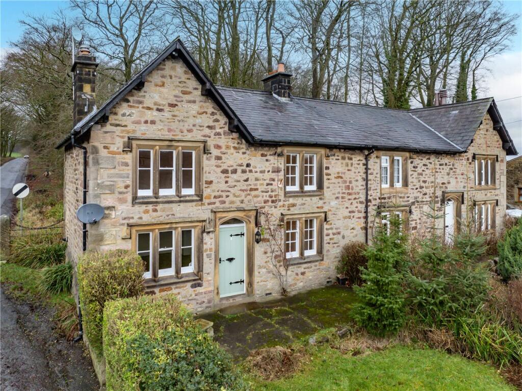 1 Smithy Row, Hurst Green, Near Clitheroe, Lancashire, BB7