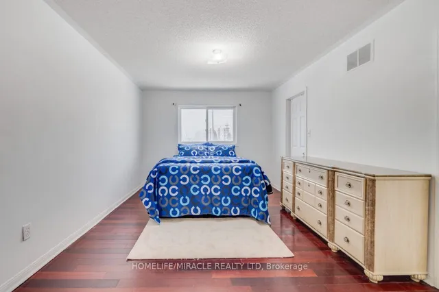 Additional image 12 of 42 Sufi Cres