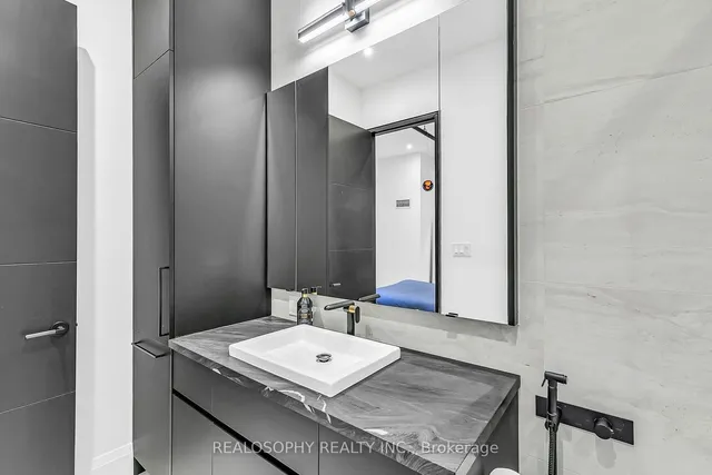 Additional image 21 of 102 Bloor St Unit 503