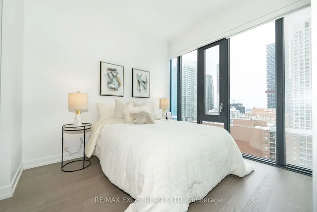 Additional image 17 of 161 Roehampton Ave Unit 1913