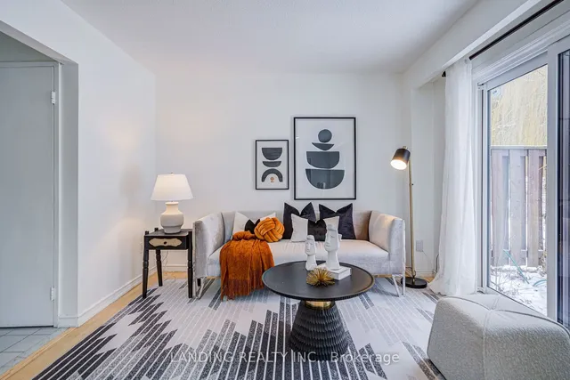 Additional image 3 of 210 Sprucewood Crt