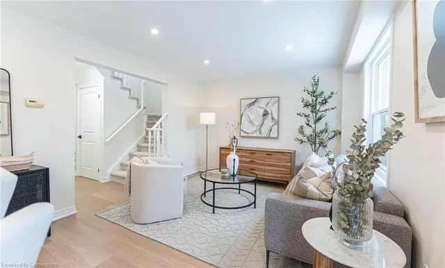 Additional image 8 of 29 Featherwood Cres