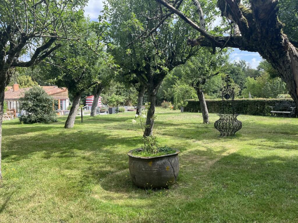 Additional image 2 of Poitou-Charentes, Deux-Sèvres, Airvault, France