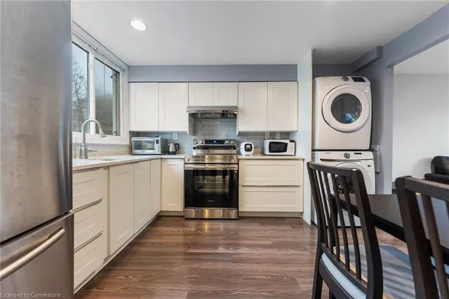 Additional image 4 of 25 Britten Close Unit A20