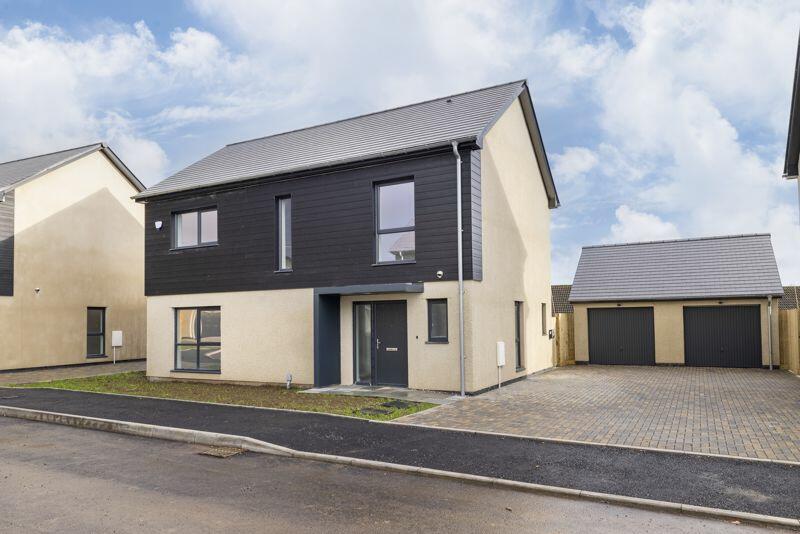 A select development of 8 detached eco homes minutes from Castle Cary