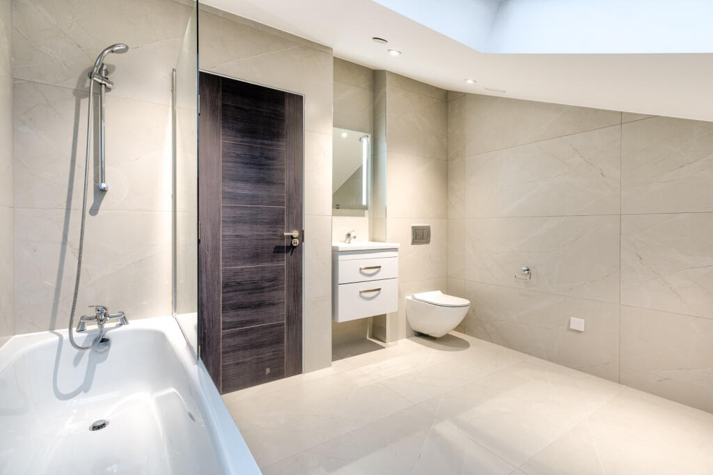 Additional image 16 of The Hill, Wheathampstead, St. Albans, Hertfordshire, AL4