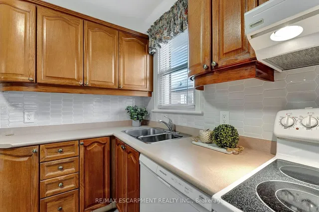 Additional image 14 of 131 East 42nd St