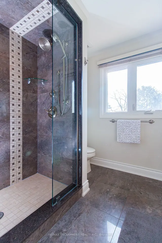 Additional image 22 of 12 LARKSPUR Cres