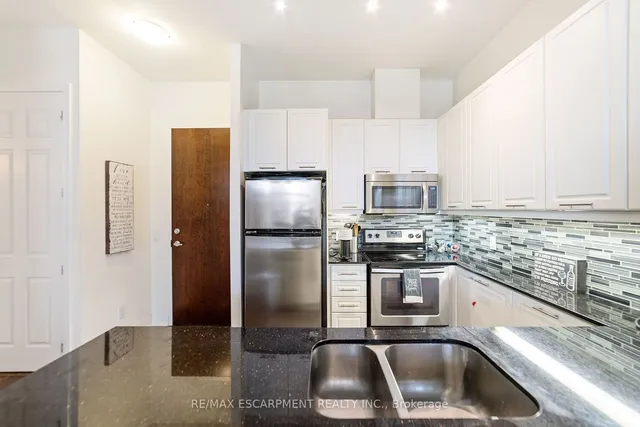 Additional image 9 of 2480 Prince Michael Dr Unit 102