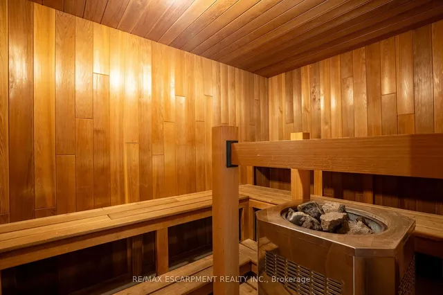 Additional image 36 of 8 Village Green Unit 612