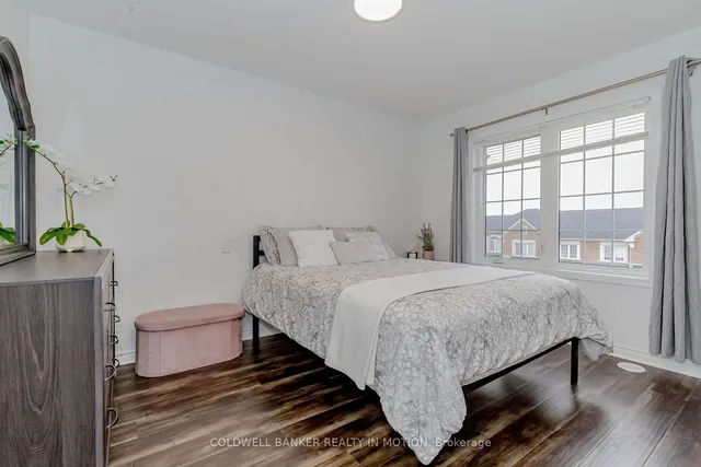 Additional image 28 of 1151 Duignan Cres