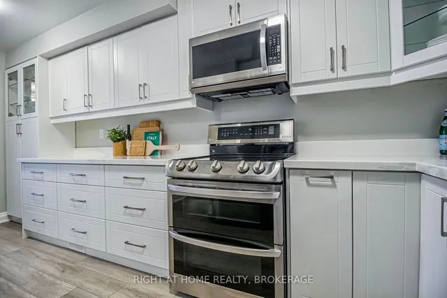 Additional image 16 of 46 L'Amoreaux Dr