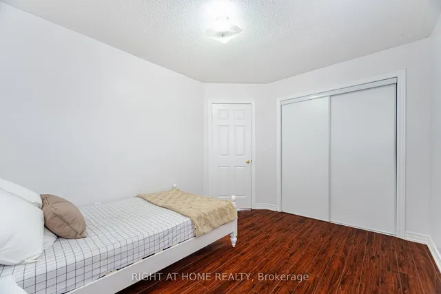 Additional image 28 of 1071 Kennedy Circ