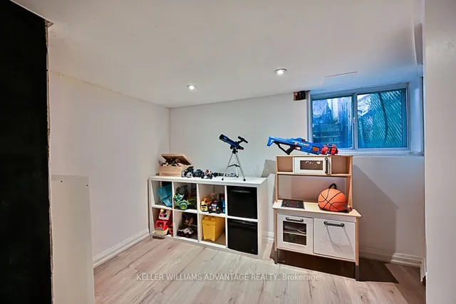 Additional image 26 of 21 Rosevear Ave