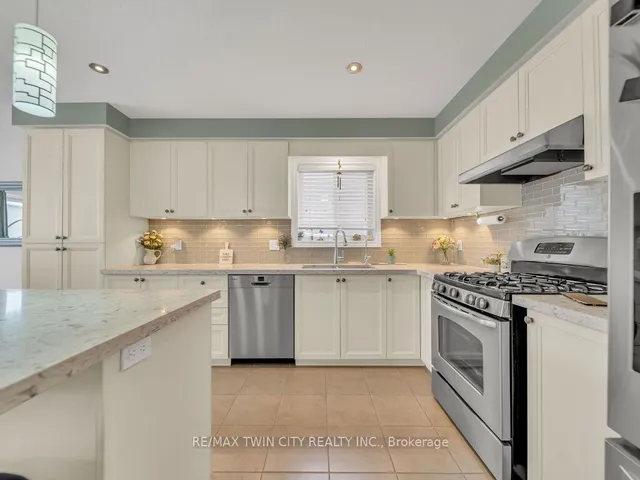 Additional image 10 of 46 Woodbine Ave
