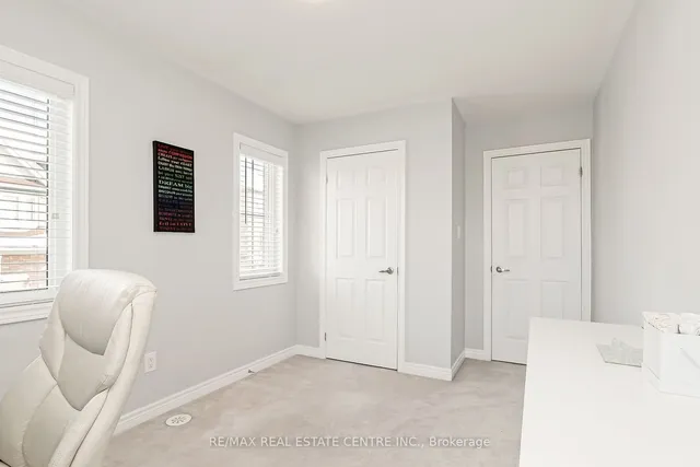 Additional image 30 of 27 Cedar Lake Cres