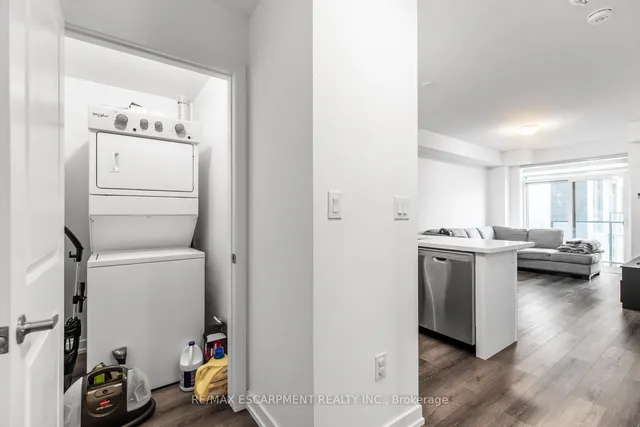 Additional image 26 of 470 Dundas St Unit 214