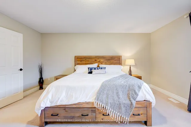 Additional image 34 of 94 Panton Tr