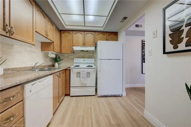 Additional image 17 of 3267 King St Unit 108