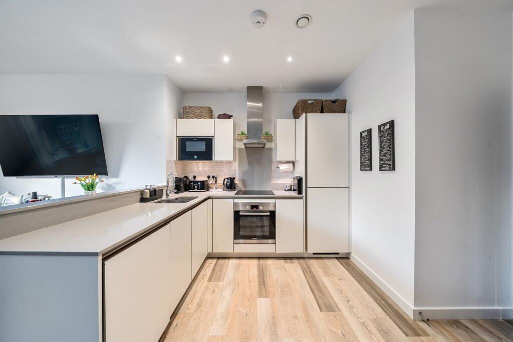 Additional image 5 of Great North Road, Hatfield, AL9