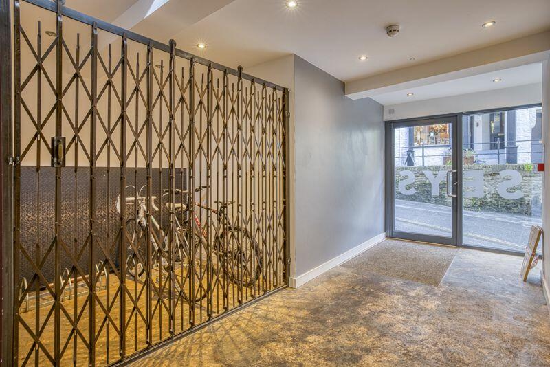 Additional image 14 of A contemporary penthouse apartment in central Frome