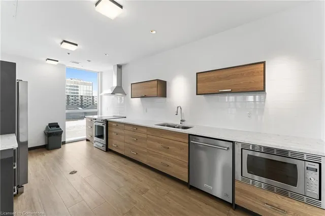 Additional image 21 of 60 Charles St Unit 2712