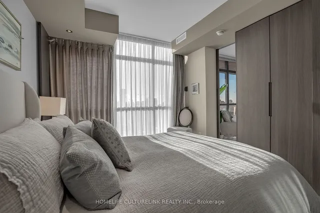 Additional image 19 of 170 Avenue Rd Unit 1003*