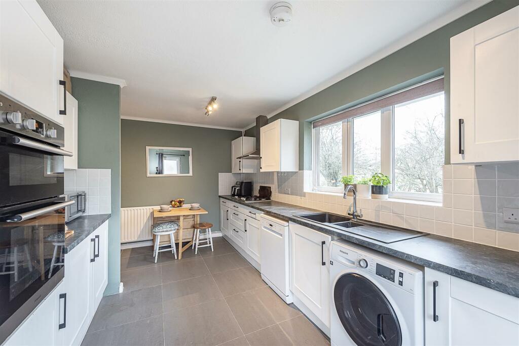 Additional image 14 of Walkers Close, Harpenden
