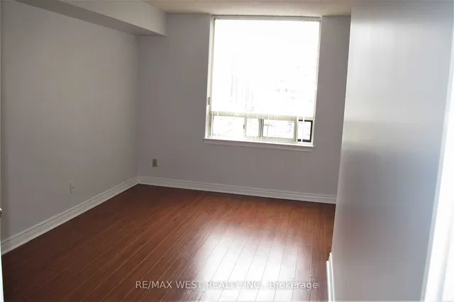 Additional image 9 of 633 Bay St Unit 516