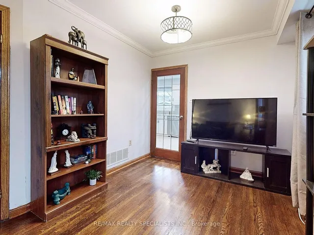 Additional image 10 of 8 Stephensen Crt