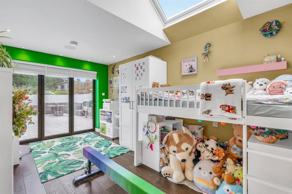 Additional image 16 of The Avenue, Welwyn