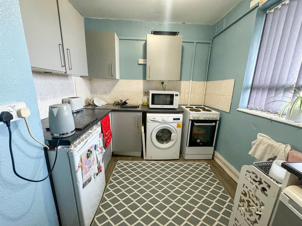 Additional image 3 of Danesmoor House, 569 Hob Moor Road, Birmingham