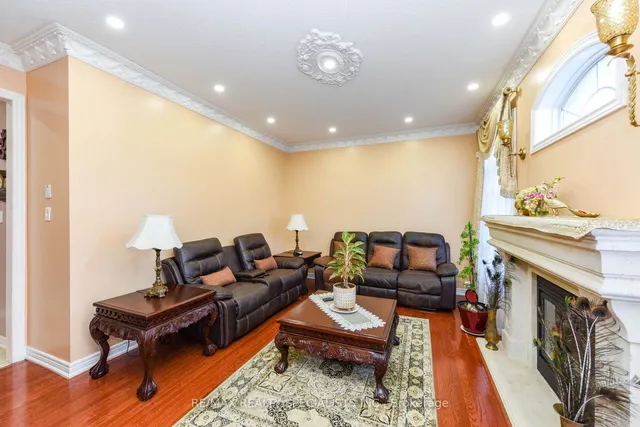 Additional image 16 of 37 Bluffwood Cres