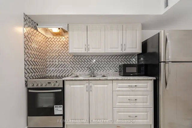 Additional image 31 of 39 Pin Lane