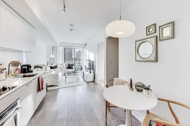 Additional image 2 of 19 Western Battery Rd Unit 1816