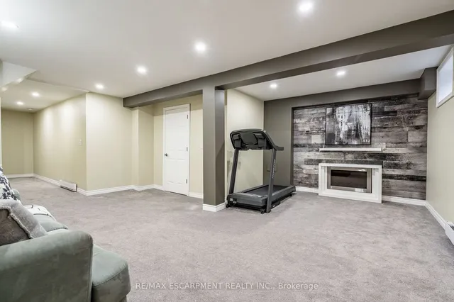 Additional image 27 of 1493 Ester Dr