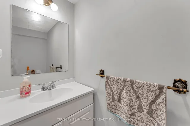 Additional image 17 of 39 Delena Ave
