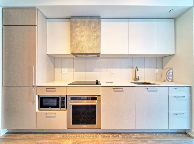 Additional image 4 of 19 Western Battery Rd Unit 1222