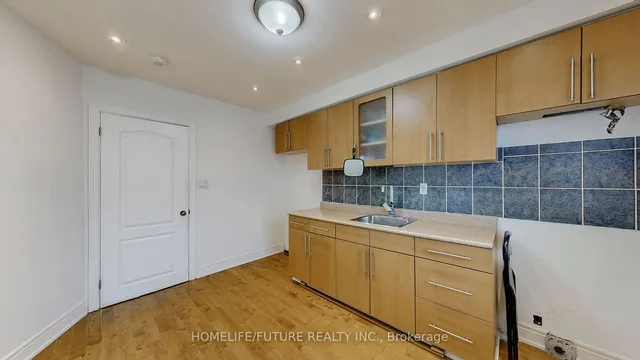 Additional image 12 of 847 Runnymede Rd