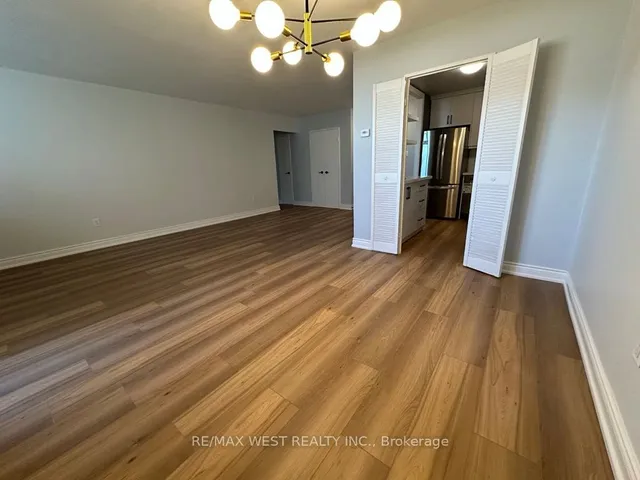 Additional image 23 of 360 Ridelle Ave Unit 911