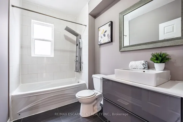 Additional image 31 of 57 Century St