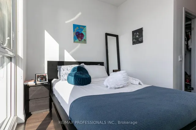 Additional image 11 of 10 Park Lawn Rd Unit 2504