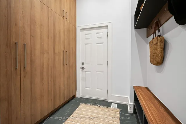 Additional image 28 of 39 Sharron Dr