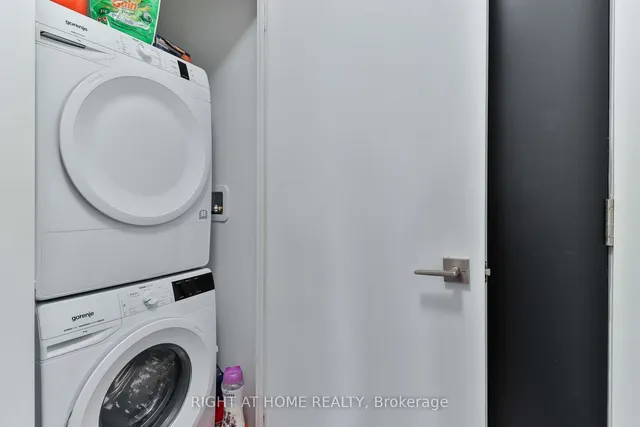 Additional image 34 of 159 Wellesley St Unit 406