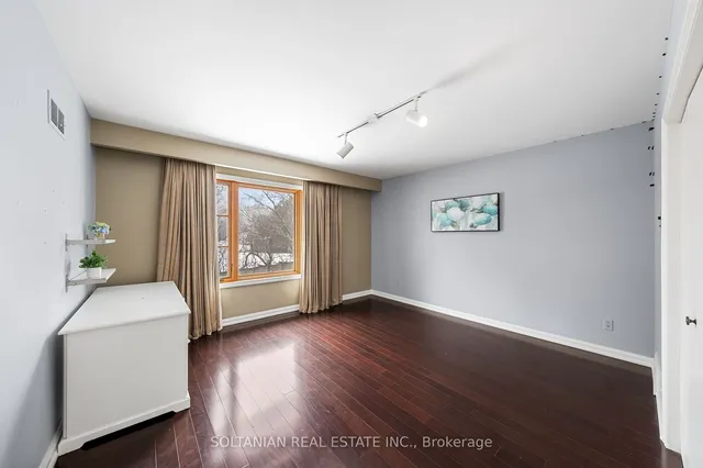 Additional image 26 of 11 Tudor Gate