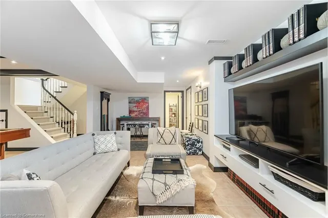 Additional image 42 of 168 Lovers Lane