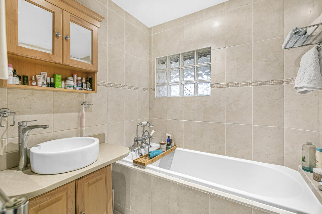 Additional image 14 of Knightsfield, Welwyn Garden City, Hertfordshire, AL8